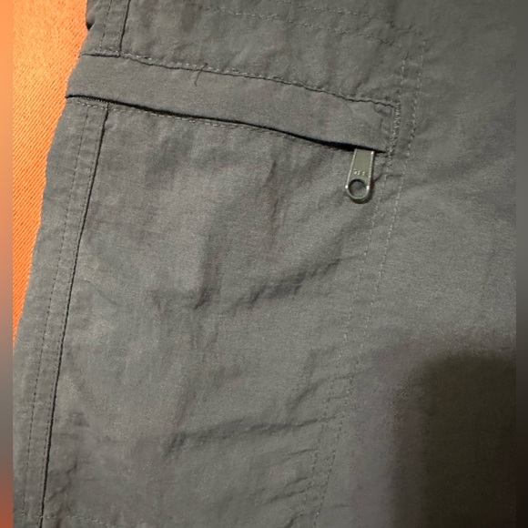 Royal Robbins Mens Size 33 Shorts Navy Cargo - Picture 2 of 8